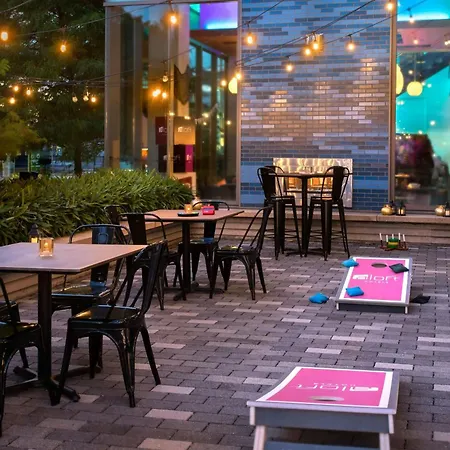Aloft By Marriott Boston Seaport District-3
