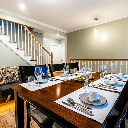 Renovated 4Br3Ba Escape - Near Public Transportation-2