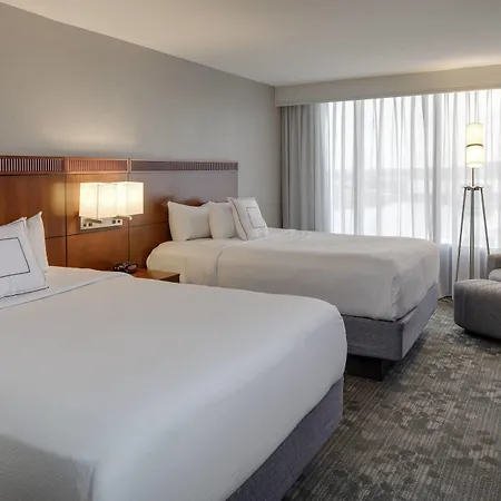 Courtyard By Marriott Boston Logan Airport-3