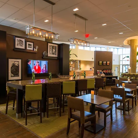 Hampton Inn & Suites Boston Crosstown Center-2