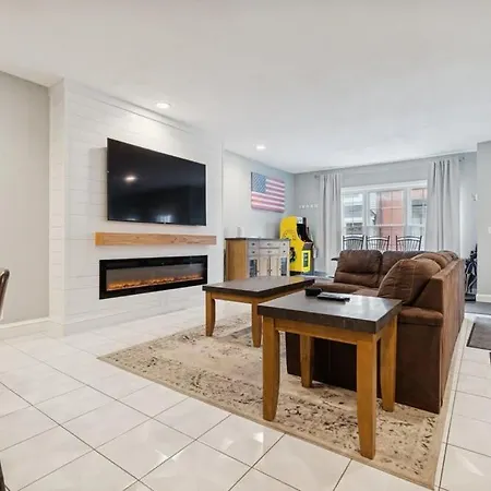 Heart Of Southie - Hot Tub + Walk To Top Bars-3