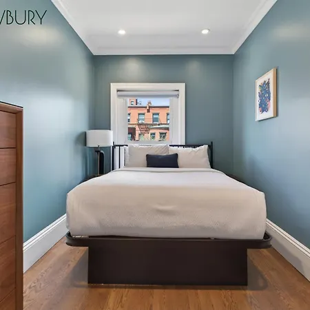 304 Newbury Street By Thatch-2
