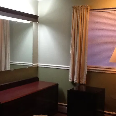 Brookside House Lodging-3