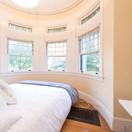 Pelicanstay In Boston Back Bay-3