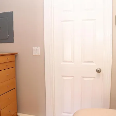 Stylish Downtown Studio In The South End, C. Ave #1-2