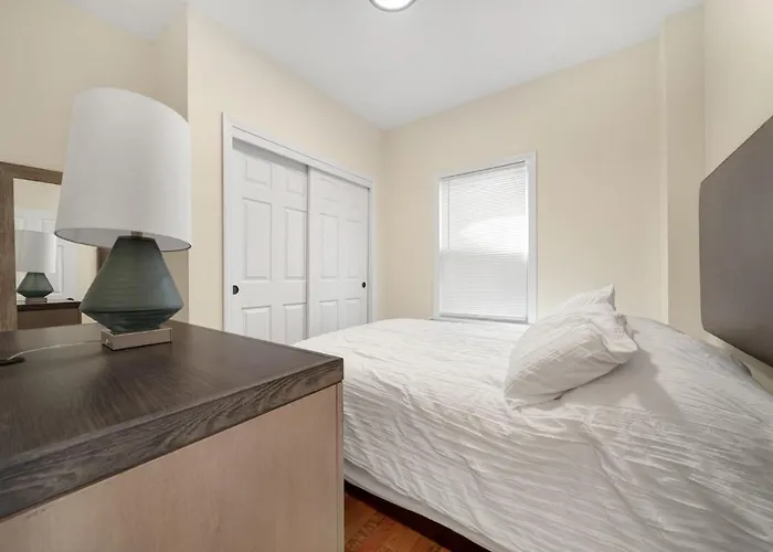 Newly Renovated 2Br1Ba Apt At The Boston City