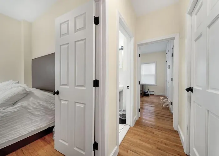 Newly Renovated 2Br1Ba Apt At The Boston City