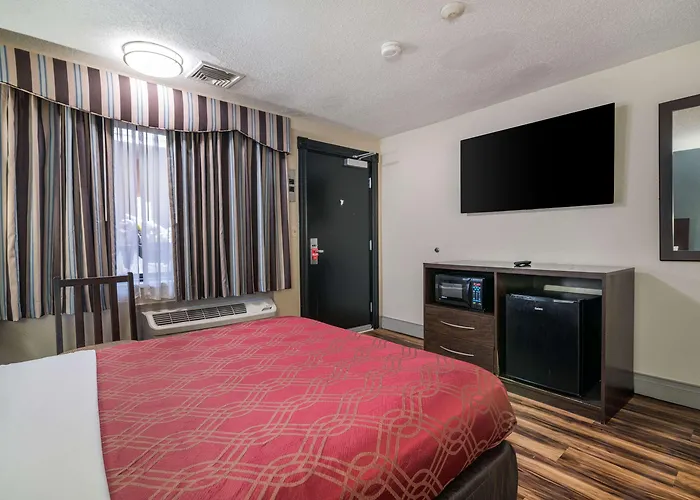 Howard Johnson By Wyndham Malden Boston Area