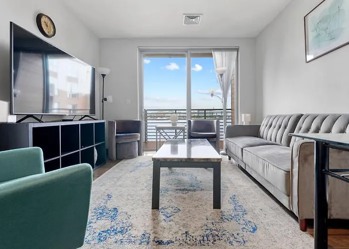 Appartement Cozy And Beautiful 1Br Ocean View With Balcony à Boston acceptant les animaux