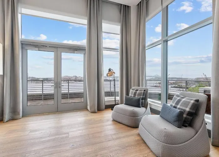 Appartement Cozy And Beautiful 1Br Ocean View With Balcony à Boston acceptant les animaux