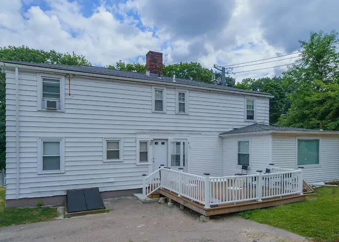 New Vanity Short- Term Rentals- Neponset Riverway
