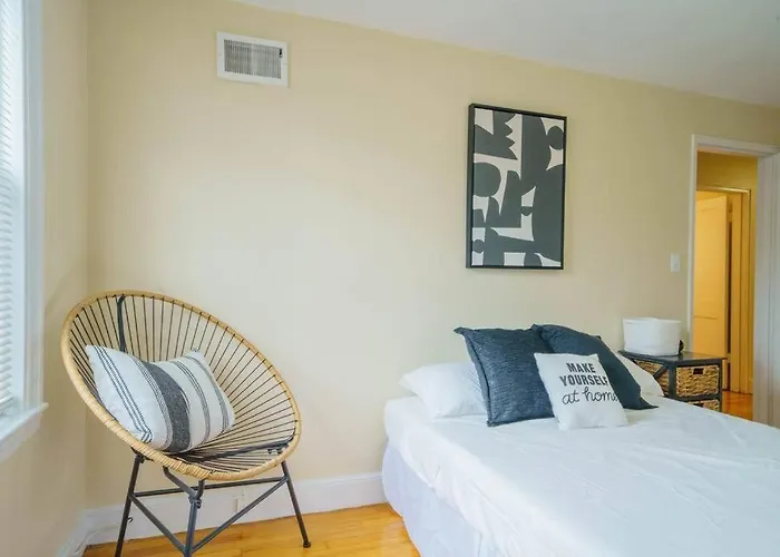 New Vanity Short- Term Rentals- Neponset Riverway