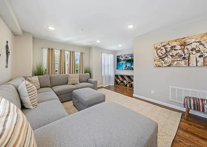 Villa Luxurious Brighton Retreat Boston