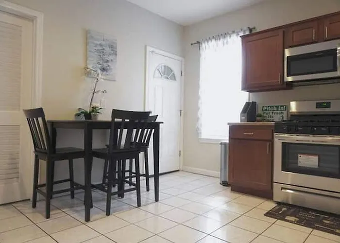 5Br Triple Decker Apartment - 15 Mins To City Boston