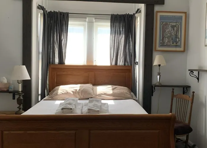 Private Rooms, Shared Bath In A Private Home Minutes From Logan Airport Boston