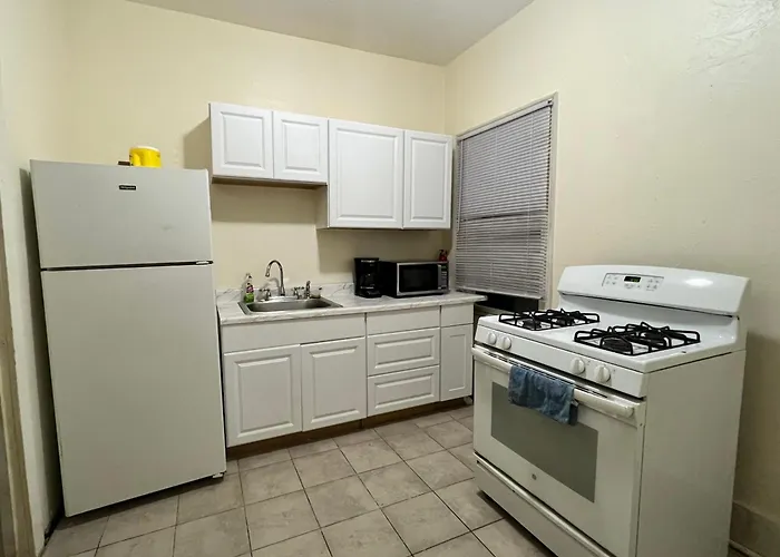 Private Bedroom Near Boston