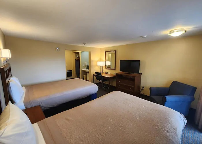 Hyannis Travel Inn