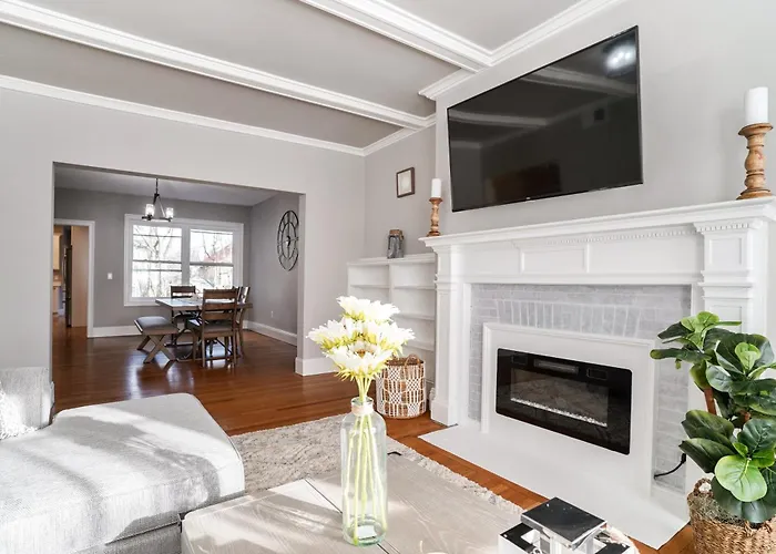 Cozy 4Br 2Bh Apt In Near Bu