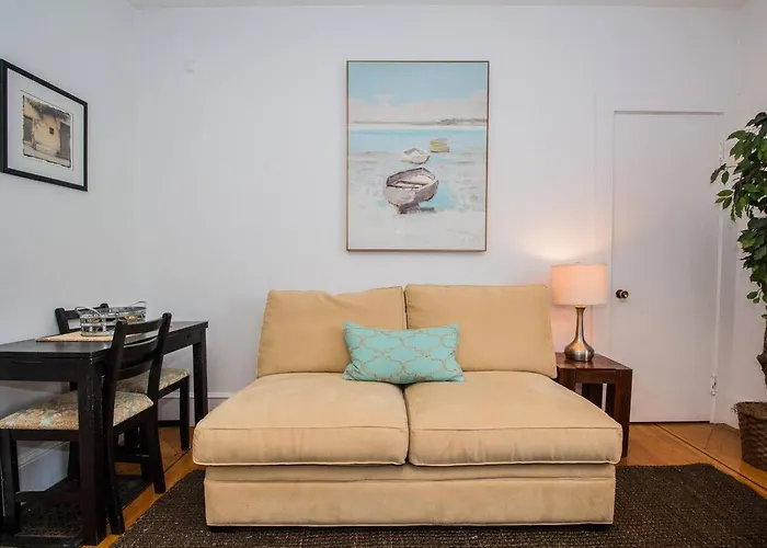 Boston Condominium, First Floor Easy Access To Mb acceptant les animaux