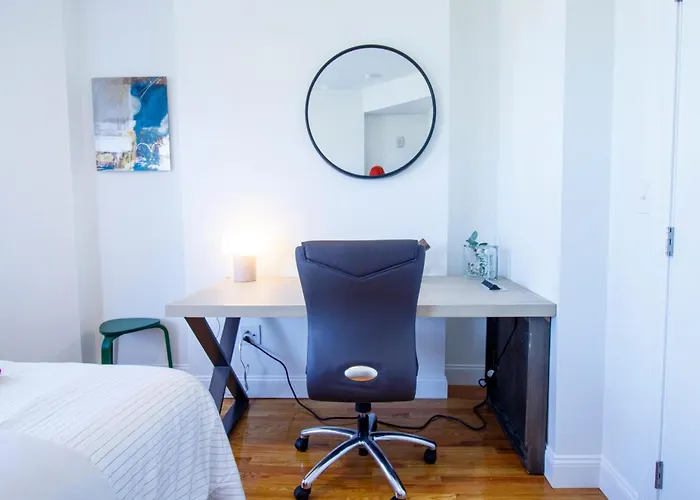 4Br 1,5Bh Sunny Apt In Roxbury