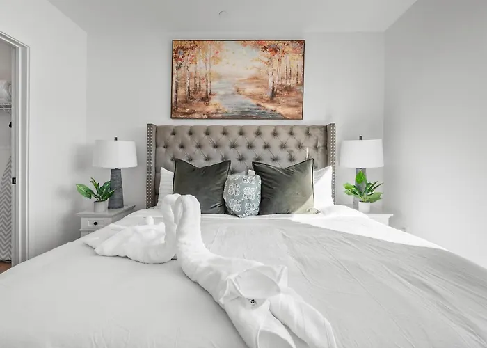 Luxury Furnished Apartment Near Logan Airport