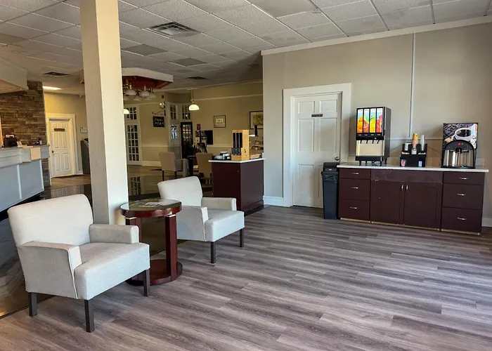 Whalers Inn And Suites