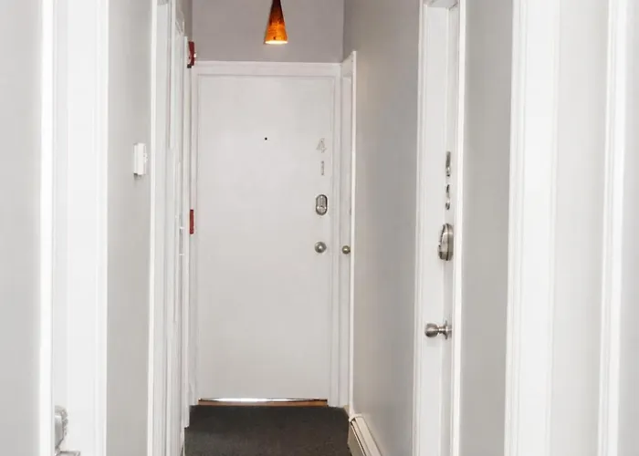 Stylish Downtown Studio In The Southend, C.Ave #43
