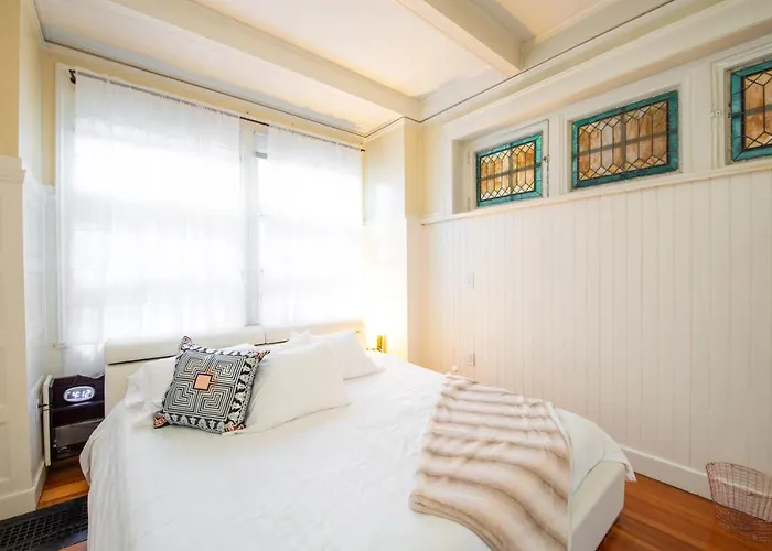 Pelicanstay In Boston Back Bay