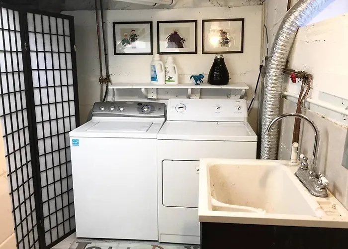 ~*Pet Friendly 30Min To Downtown*~ The Bostonian