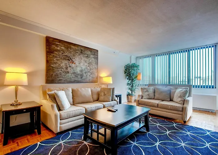 Global Luxury Suites At The Commonwealth