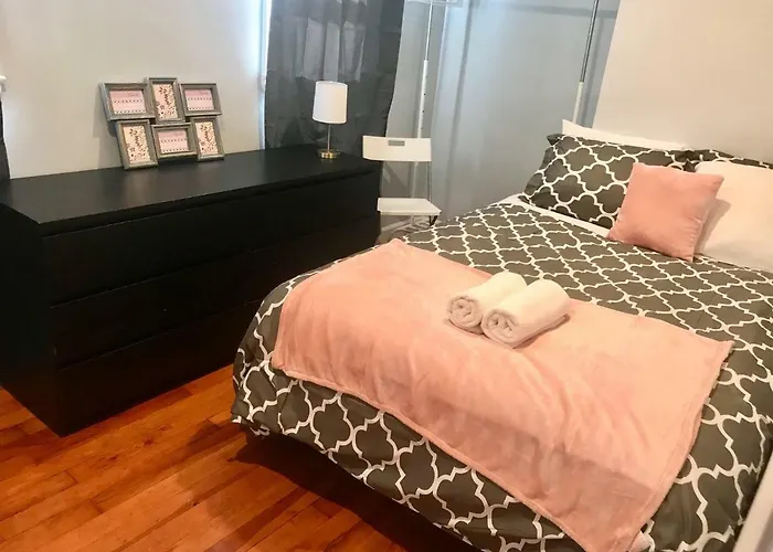 Clean Comfy Centrally Located Private Room